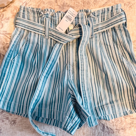 American Eagle Mom Shorts - Picture 5 of 6